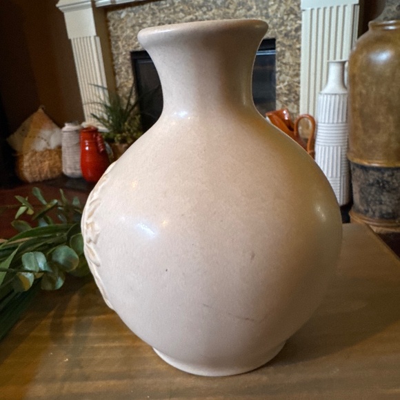 OPALHOUSE Ceramic Vase. 8.5 inches tall x 5 inches wide - Picture 5 of 7
